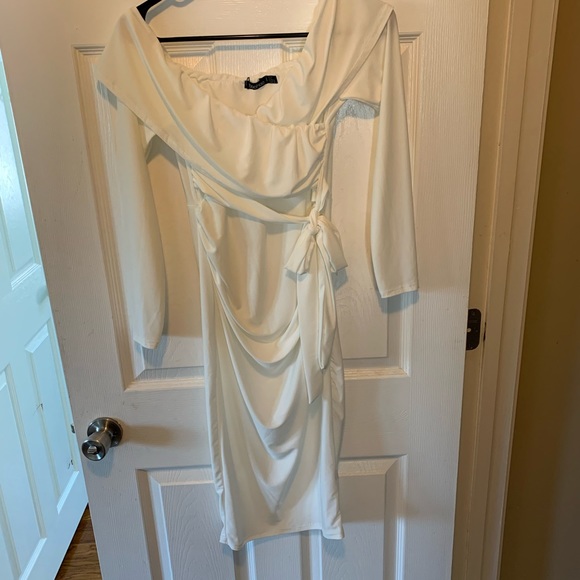 Boohoo maternity dress - Picture 4 of 7